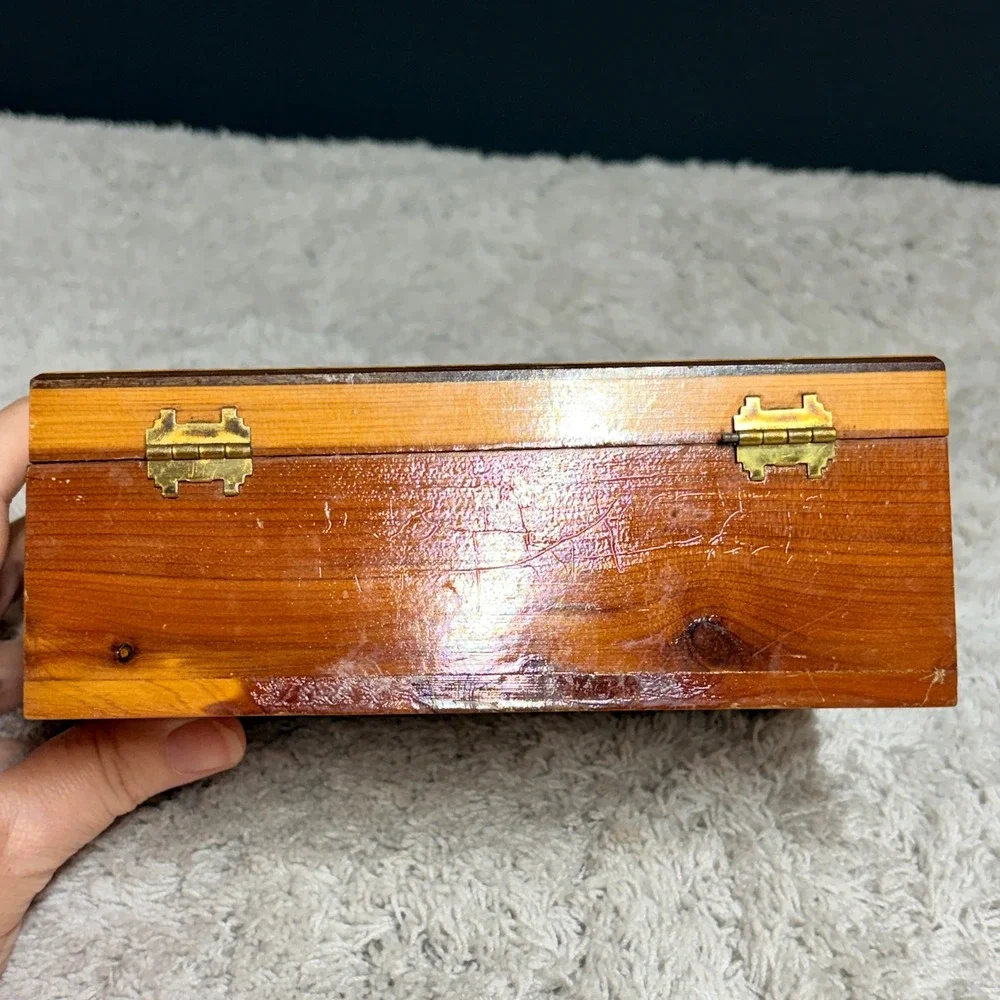 Vintage Minnesota Cedar Wood Trinket Box Deer Buck Wildlife Souvenir Rustic